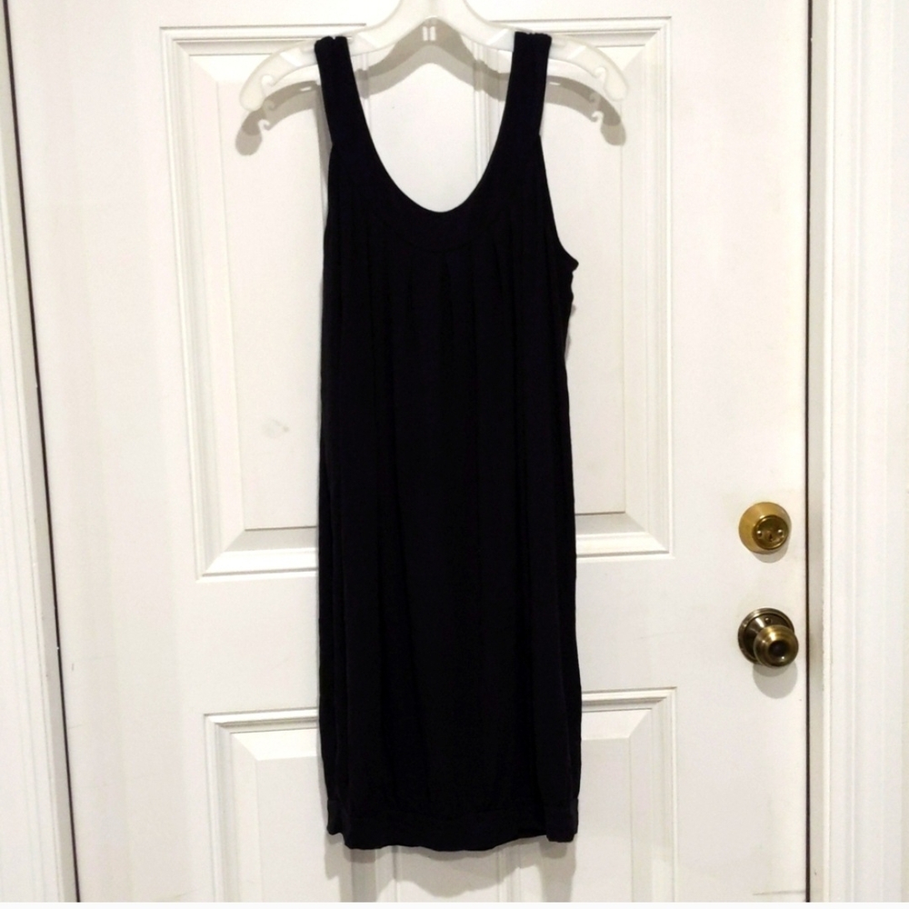 Elegant Black Sleeveless Dress